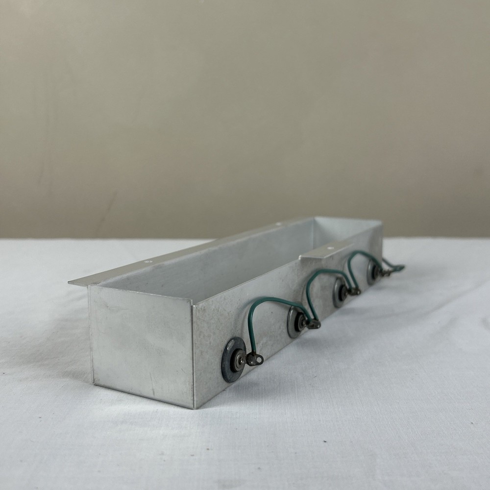 Bose 1801 Amplifier Backlight housing - Bulbs need to be replaced