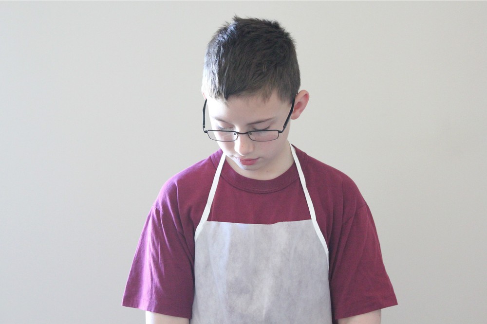 20 CHILDREN'S DISPOSABLE BIB APRONS POLYPROPYLENE