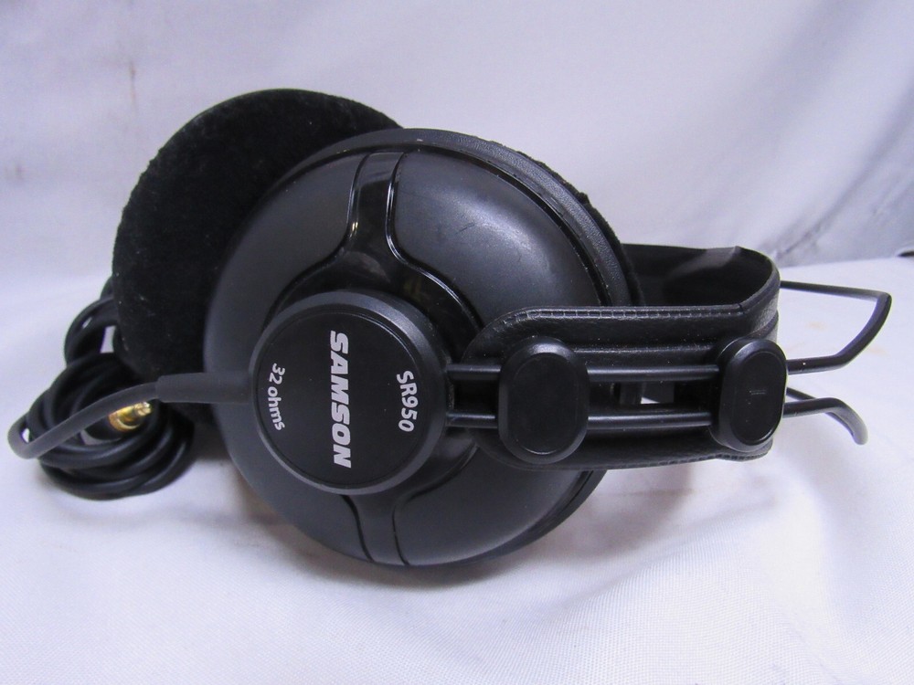 Samson SR950 Studio Headphones