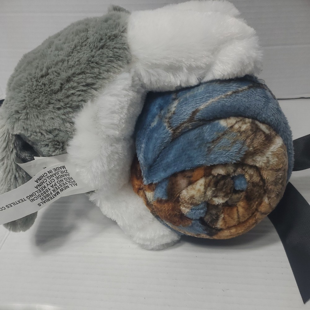 Realtree Edge Plush wolf & Camouflage Throw Set