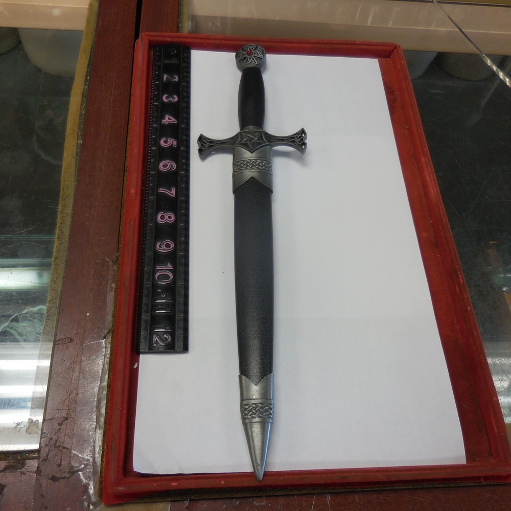 15.5” Fantasy Crusader Dagger Black Scabbard