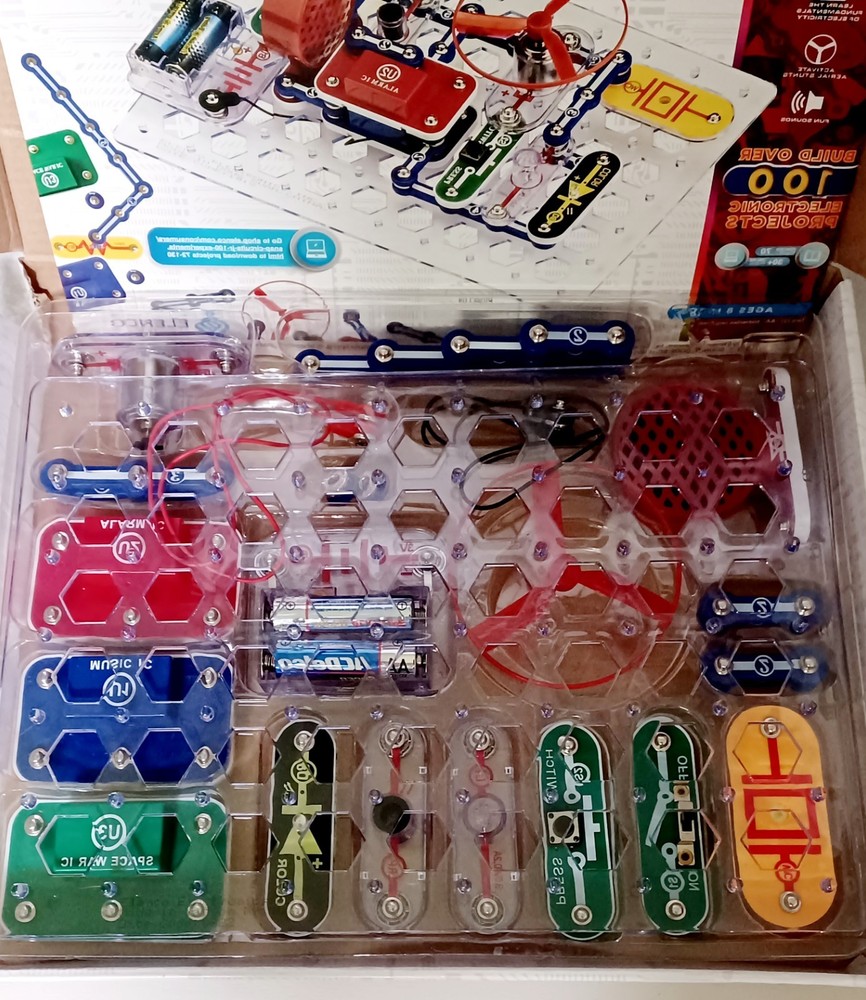 Snap Circuits Jr. 100-In-One Electronics Kit-SC-100