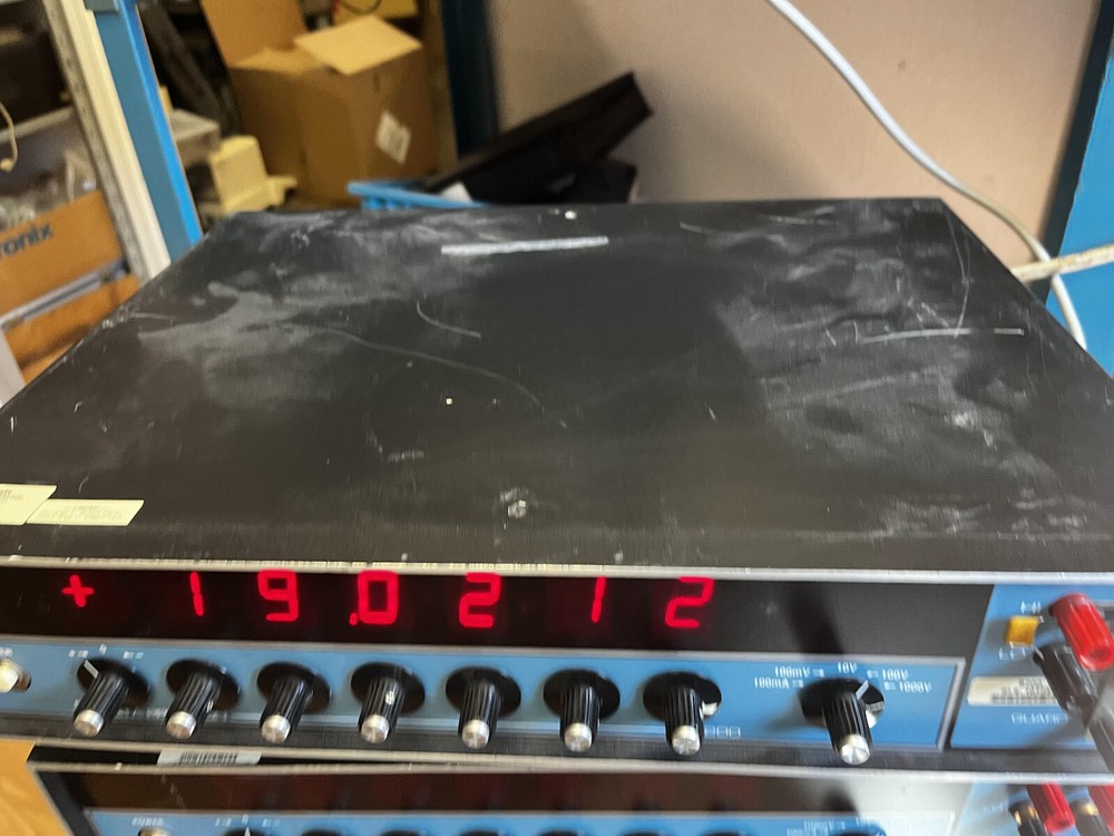 3DD Data Precision 8200 DC Voltage Current Calibration Standard Opt D11