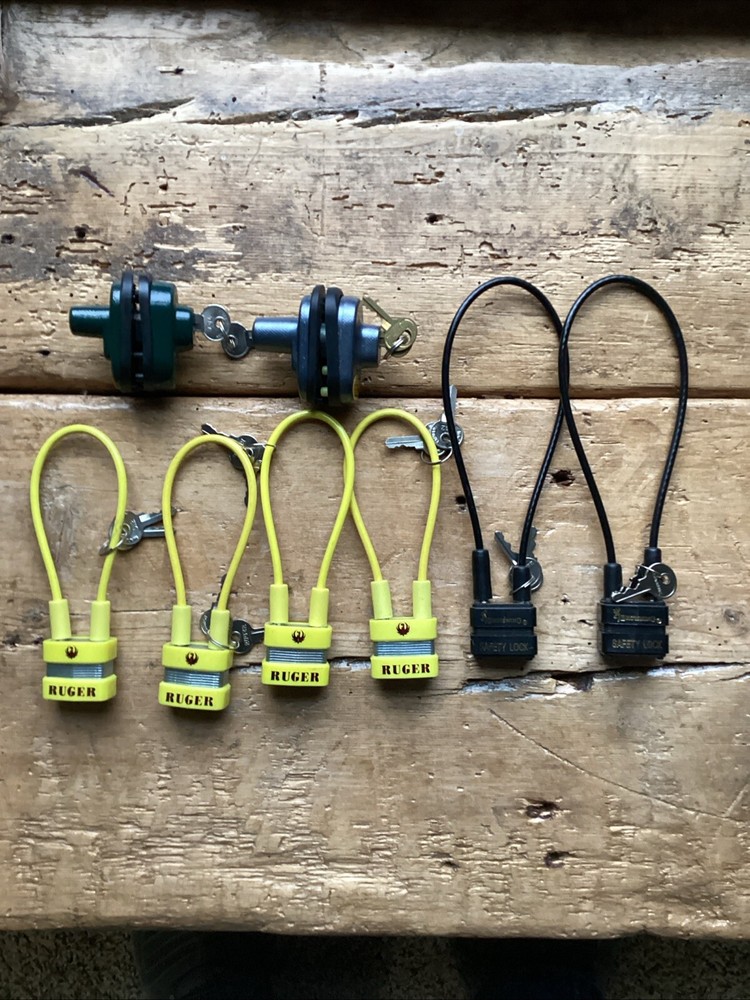 8 GUN LOCKS WITH KEYS BROWNING - RUGER - HUNTER - MASTER