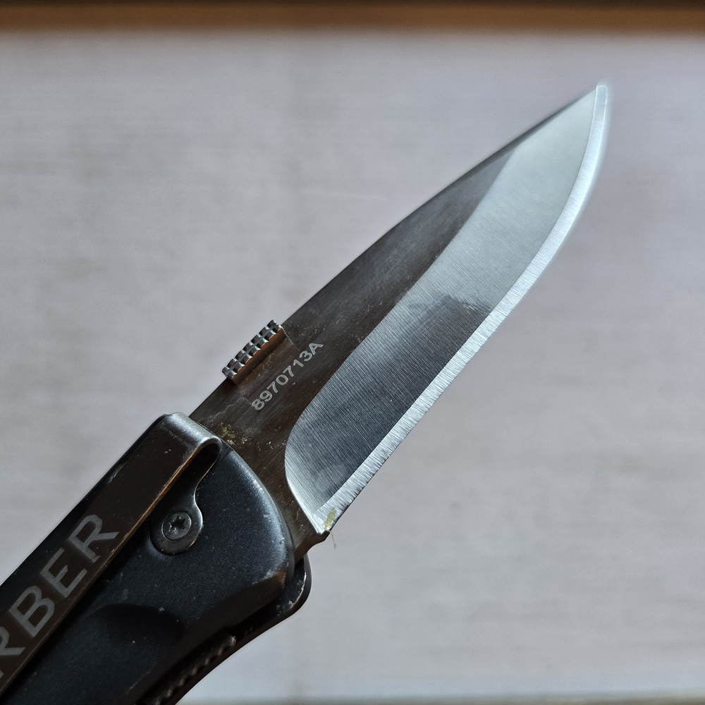 GERBER TRAVERSE FOLDING KNIFE LINER LOCK PLAIN EDGE BLADE