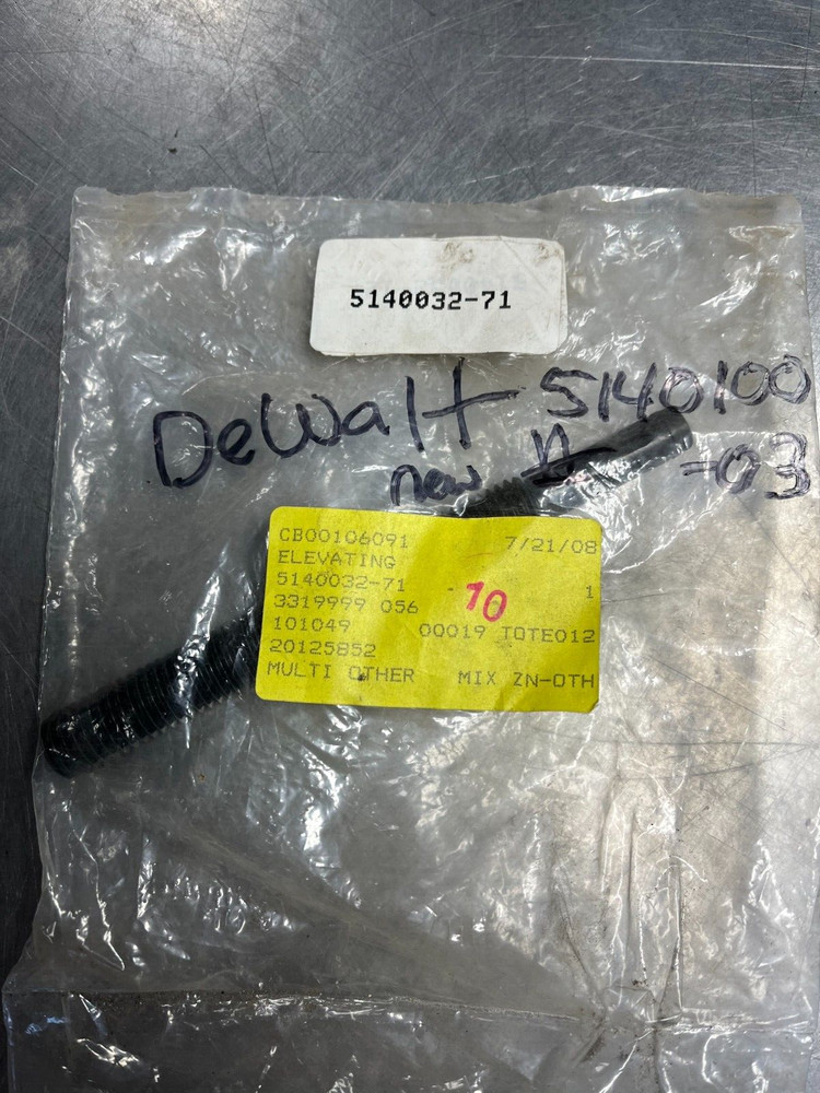 5140032-71 DEWALT ELEVATING SCREW 514003271