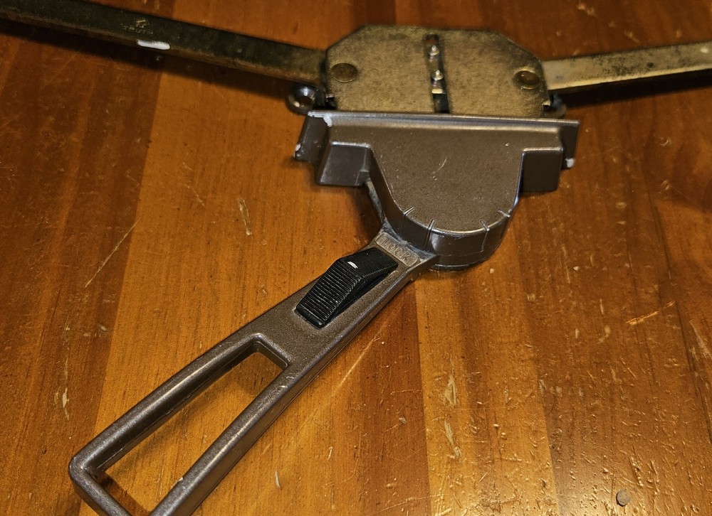 Truth Dual Hook Awning Window Operator 23-1/4" Bronze