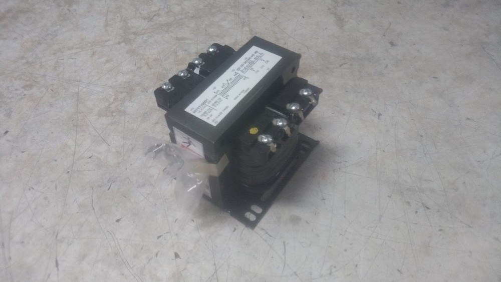 Square D 9070T200D1 240VAC; 480VAC Input 120VAC Output Control Transformer
