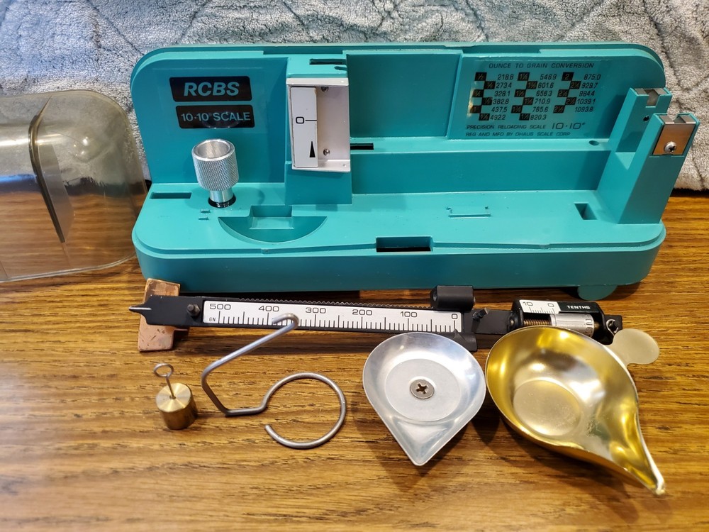 RCBS Reloading Model 10-10 Reloading powder and bullet Scale