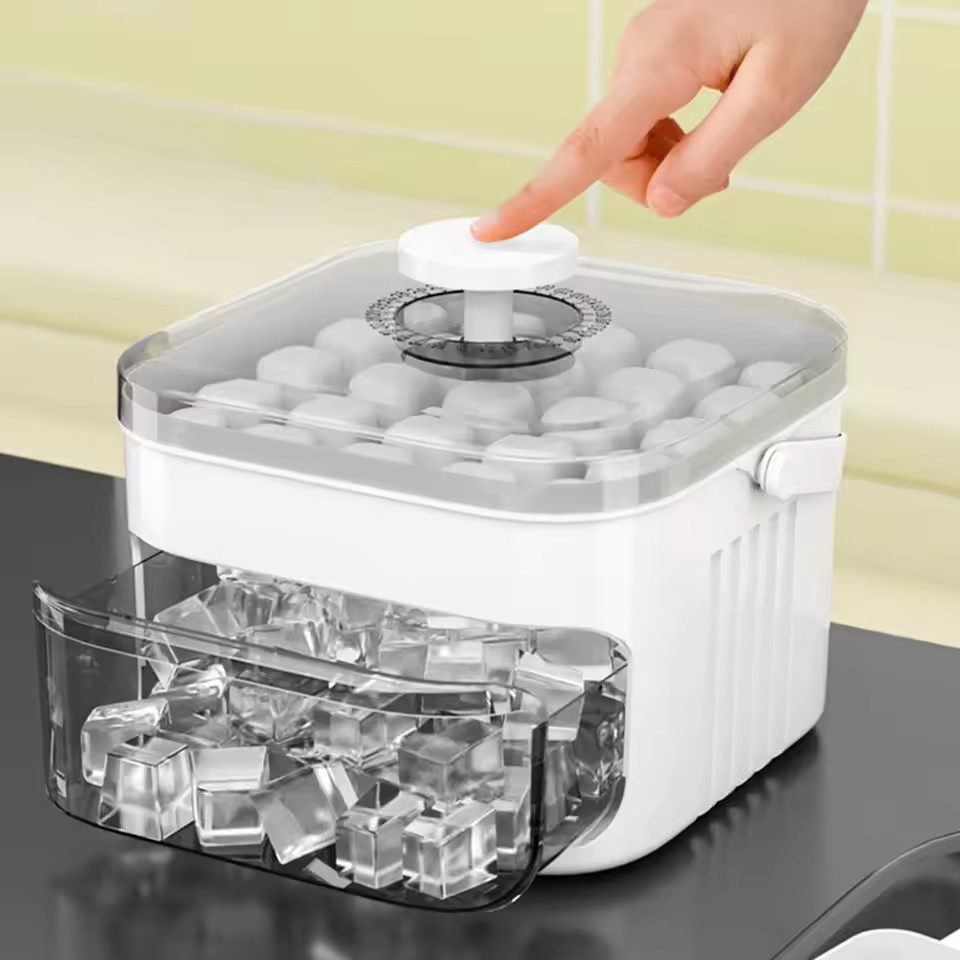 Portable 50-Cube Ice Maker with Easy Press Cap Large Capacity Double-layer Ice C