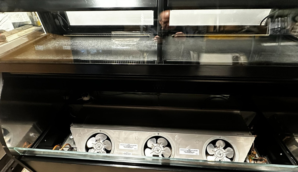 Structural Concepts Harmony HMBC5 63" Refrigerated Dual Service Merchandiser