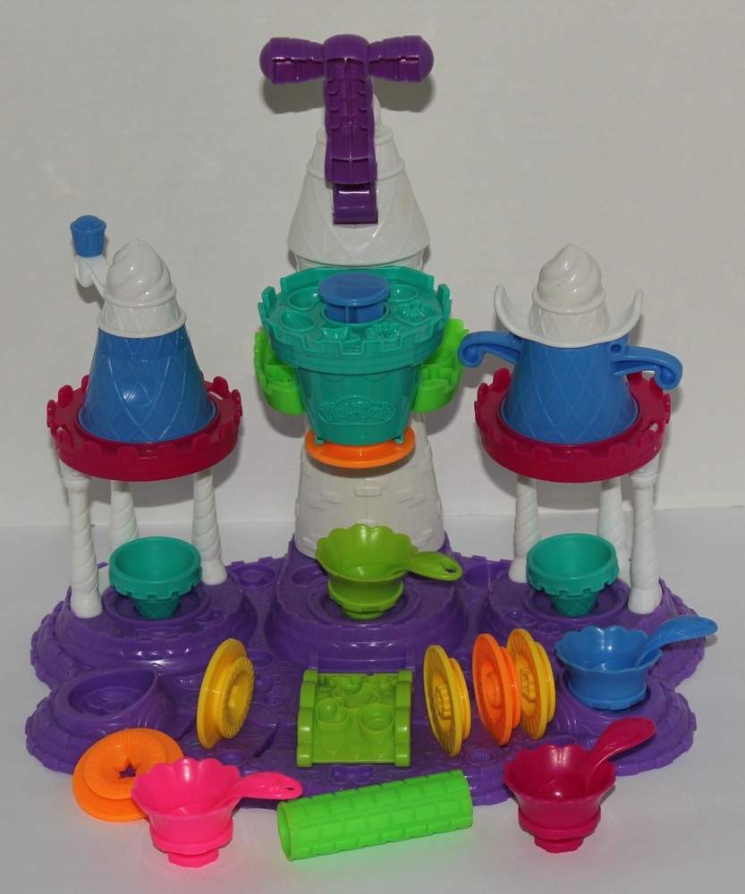 Play-Doh Kitchen Creations Ice Cream Castle - Complete except for 'Doh'