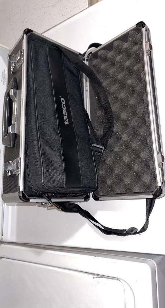 TASCO SPOTTING SCOPE ON TRIPOD, 20-60X