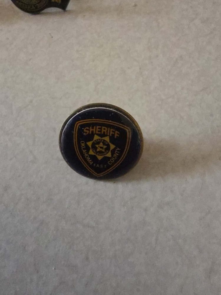 OKLAHOMA COUNTY SHERIFF LAPEL HAT PIN FAST