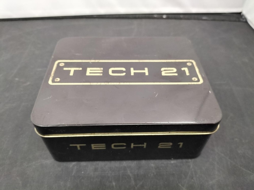 TECH21 SANS old specification bass effector