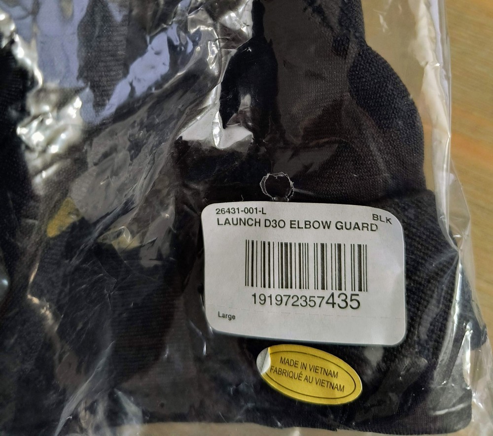 Fox Launch D30 Elbow Guard Black, Large 26431-001-L