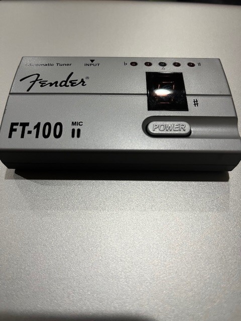Fender FT 100 Guitar Bass Chromatic Tuner