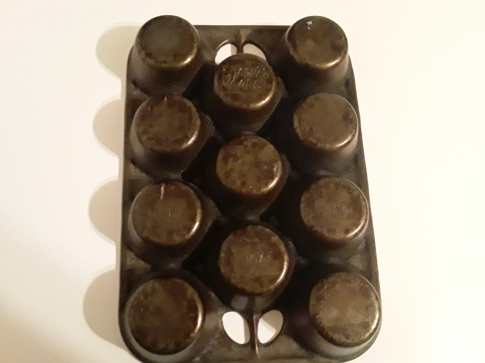 Vintage Wagner Ware Popover Pan No. 1323