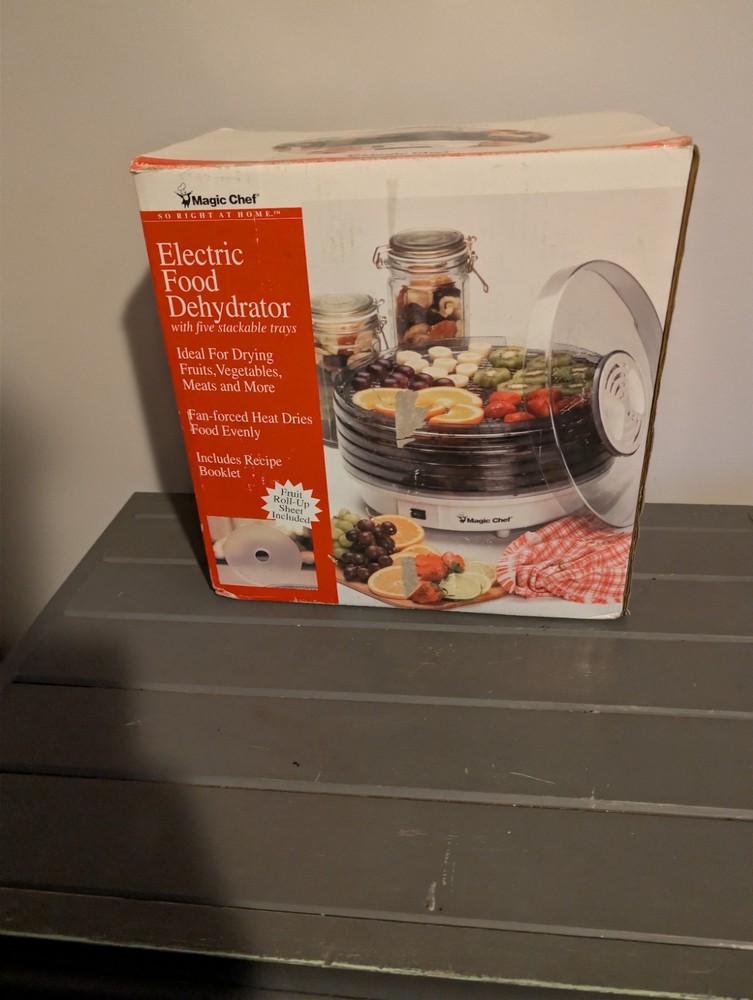 MAGIC CHEF Food Dehydrator 5 Stackable Trays fruit roll insert IN BOX