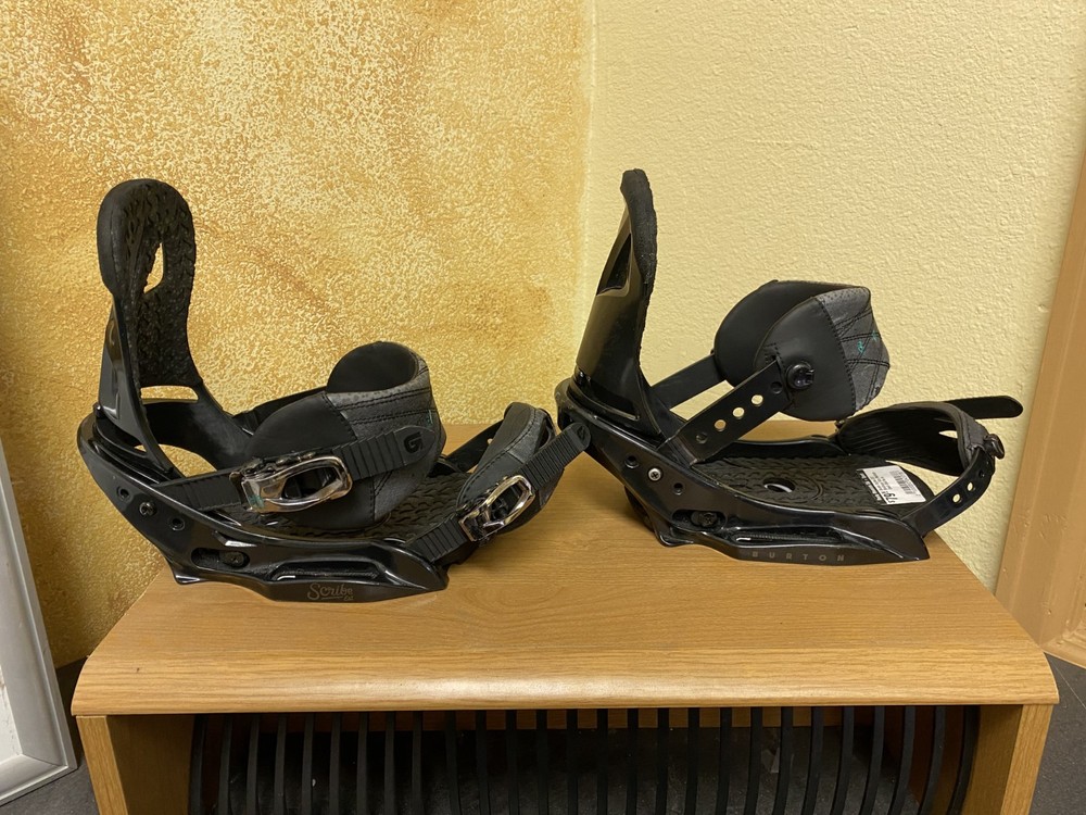 Used Burton Scribe EST Snowboard Bindings, Size Medium, SOLD AS IS