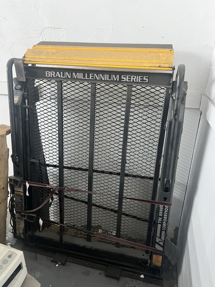 Braun Millennium Series Lift