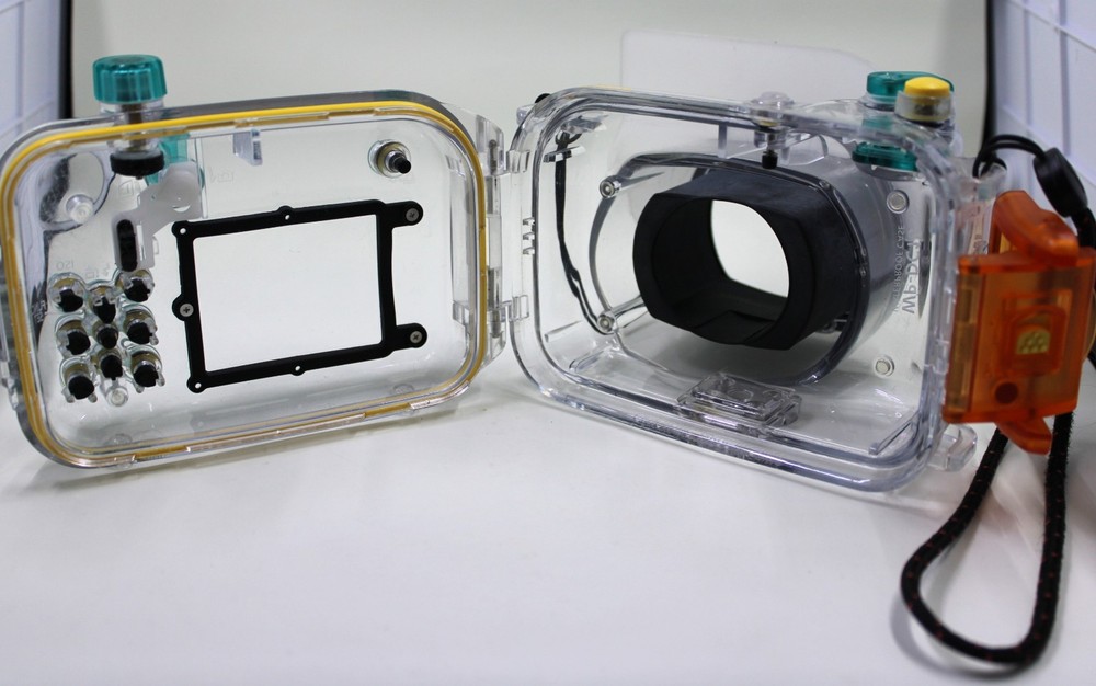 Canon WP-DC18 Waterproof Case for PowerShot A650 IS Digital Camera 130ft