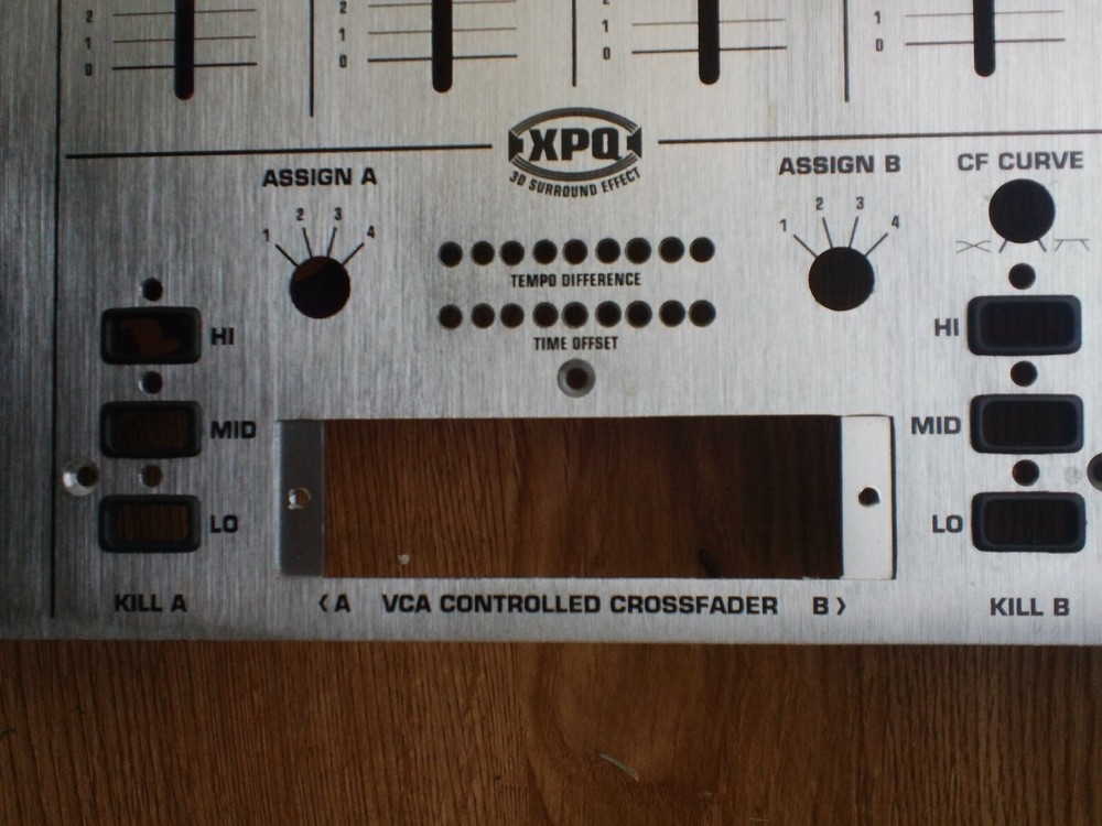 FACE PLATE FOR BEDJX 700 MIXER. PULLED PART ONLY. SLIGHTLY USED.