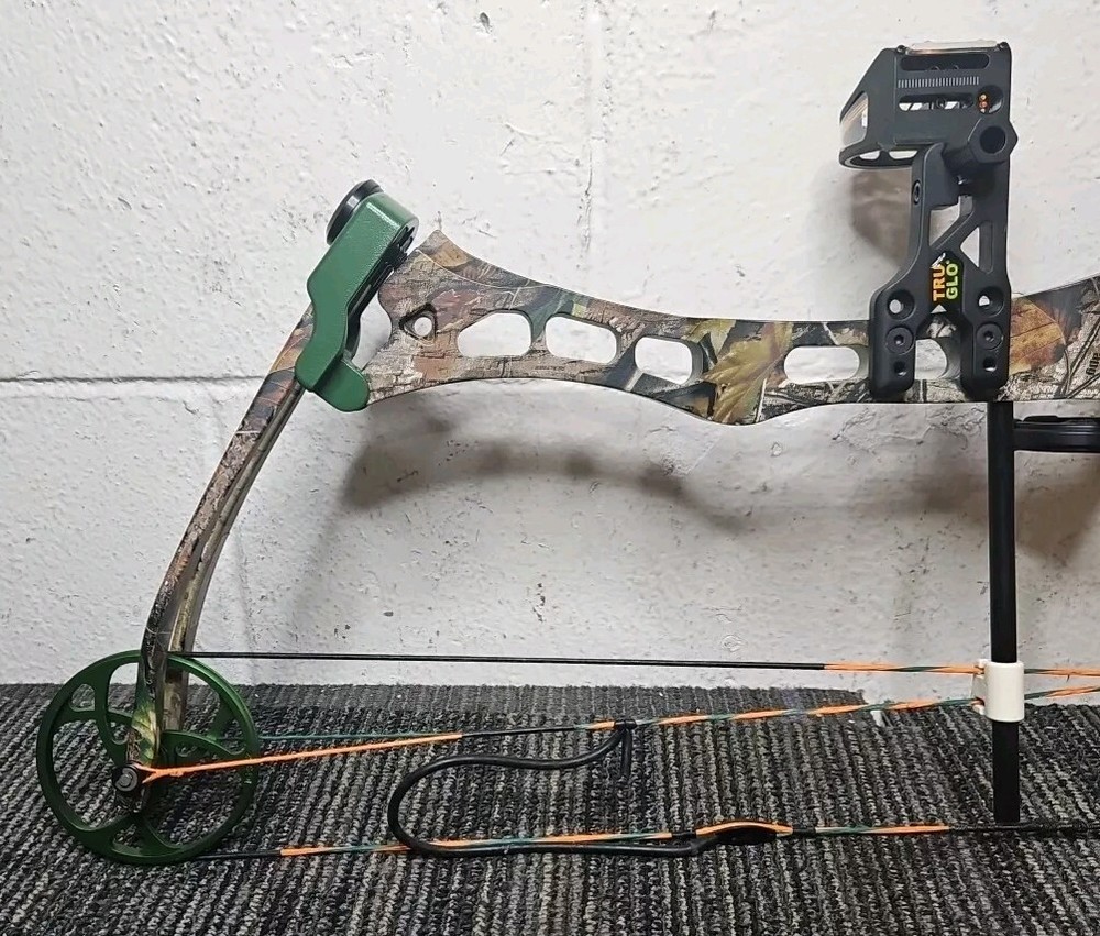 Bear Archery - Game Over - Compound Bow with Hard Case