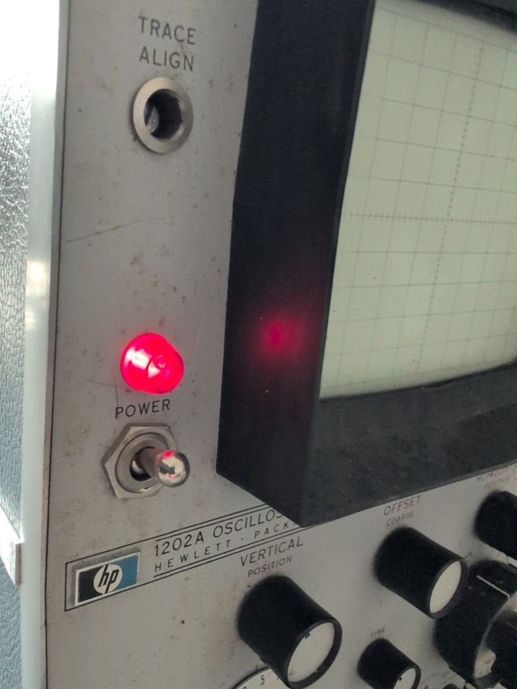 HP Hewlett Packard 1202A OSCILLOSCOPE (powers on *BUT READ DESCRIPTION*) #ENGR