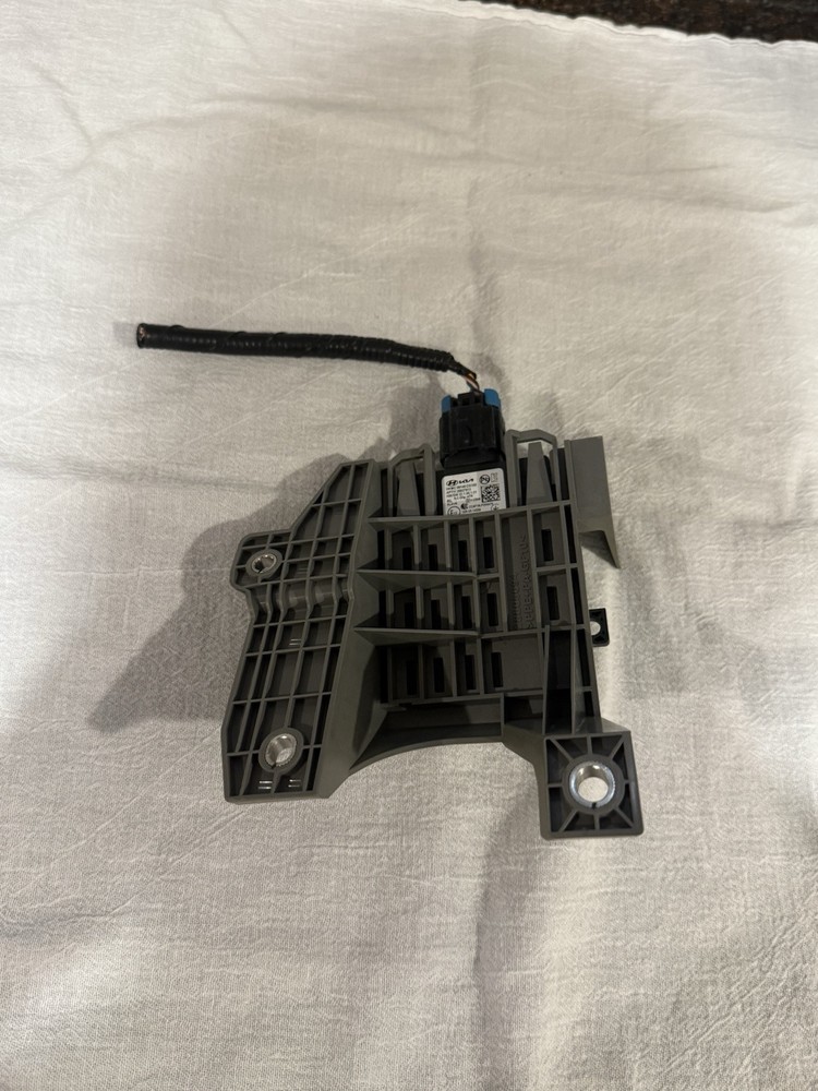 Genesis GV70 Blind Spot Module With Bracket Driver Left Side