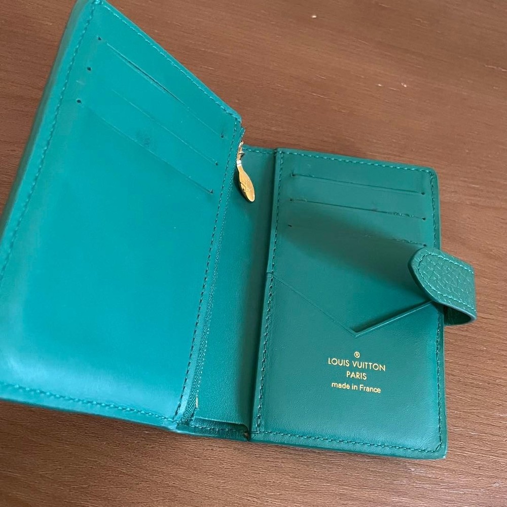 LOUIS VUITTON LV Vertical Wallet Compact Authentic