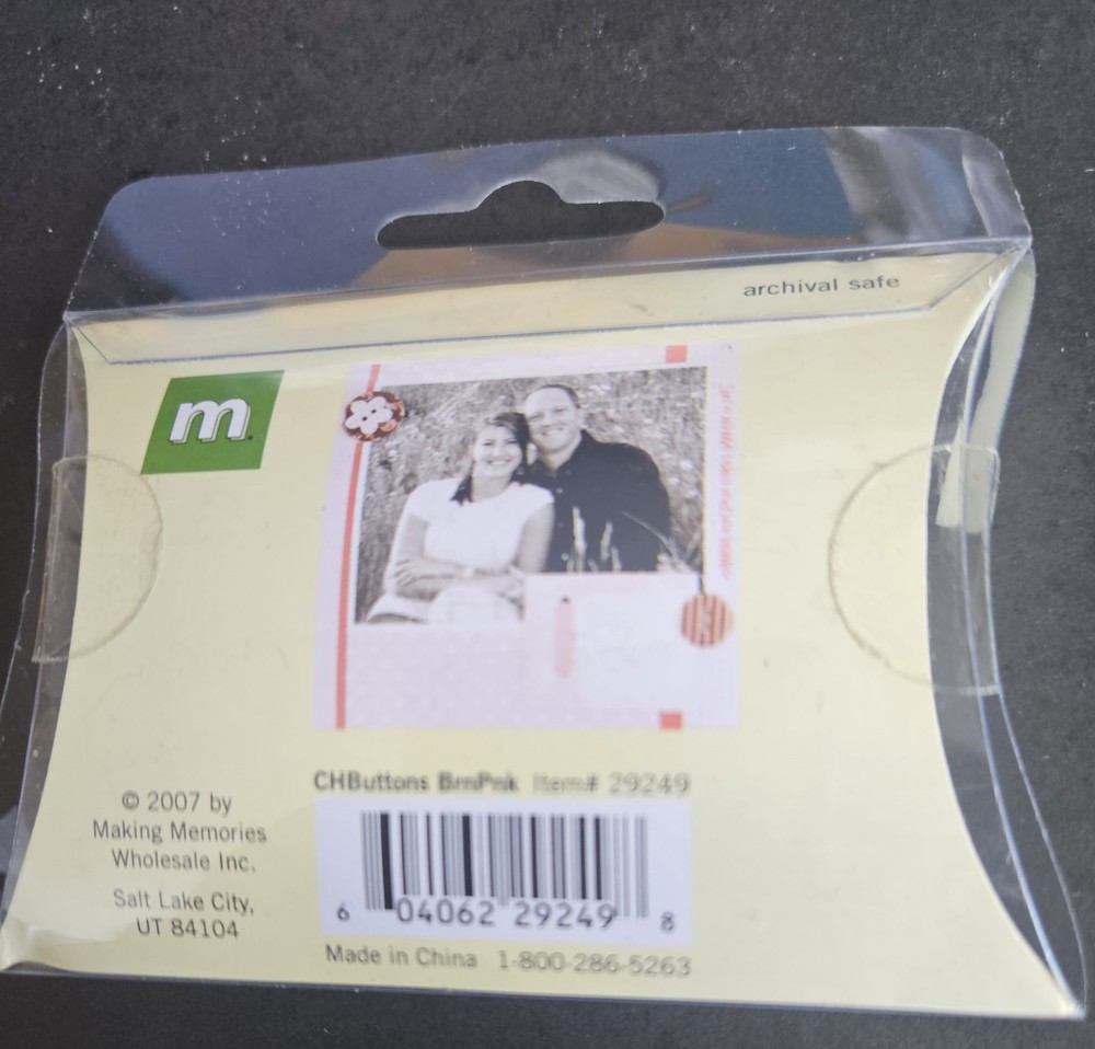 making Memories chipboard buttons 30 Pink brown orange yellow assorted