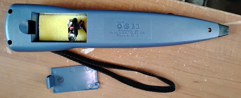 Fluke Networks IntelliTone 100 Toner and Probe