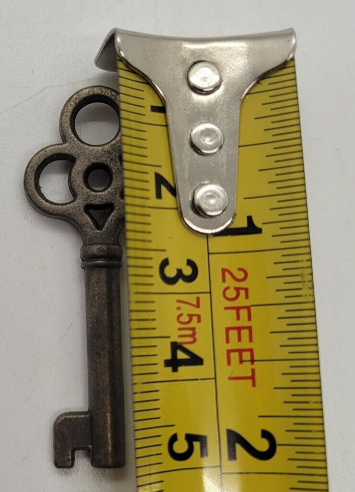 Antique Clover Key 2"