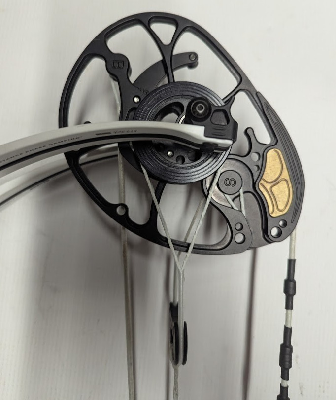 Mathews Title 38 Mint Compound Target Bow! RH 29.5" 65lb. 70% archery