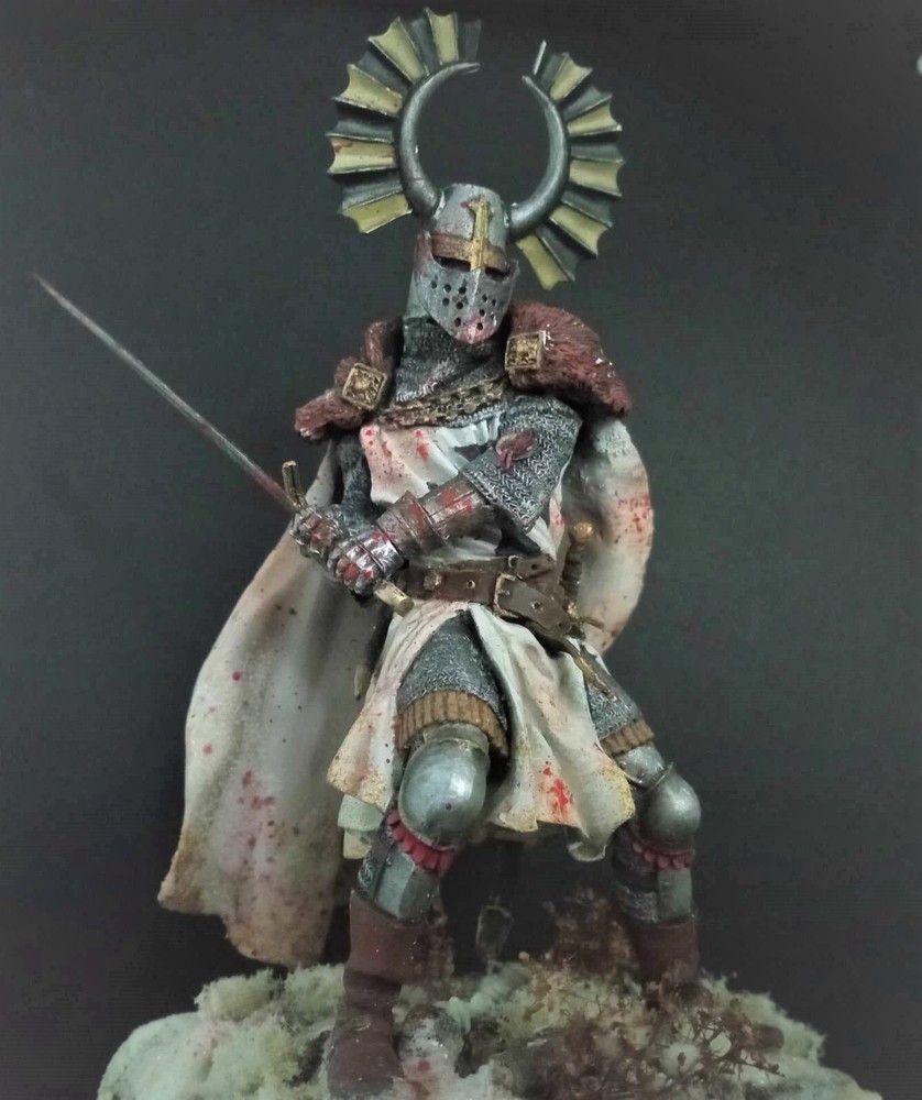 Teutonic knight painted figure 90 mm