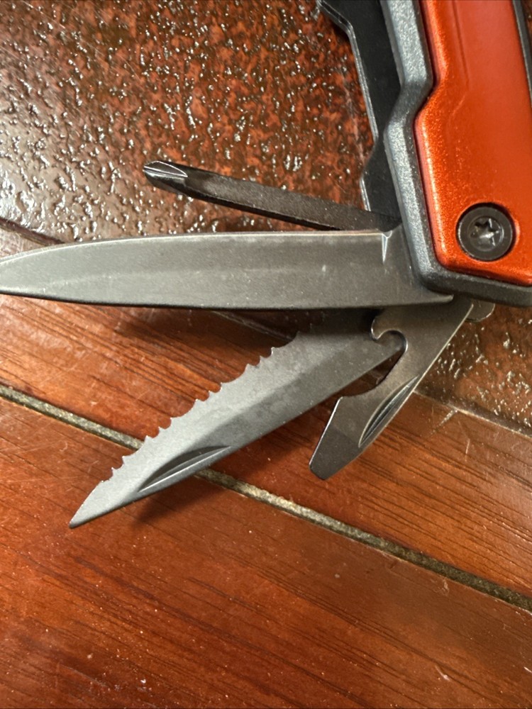Winterial Multi-Tool w/ Case