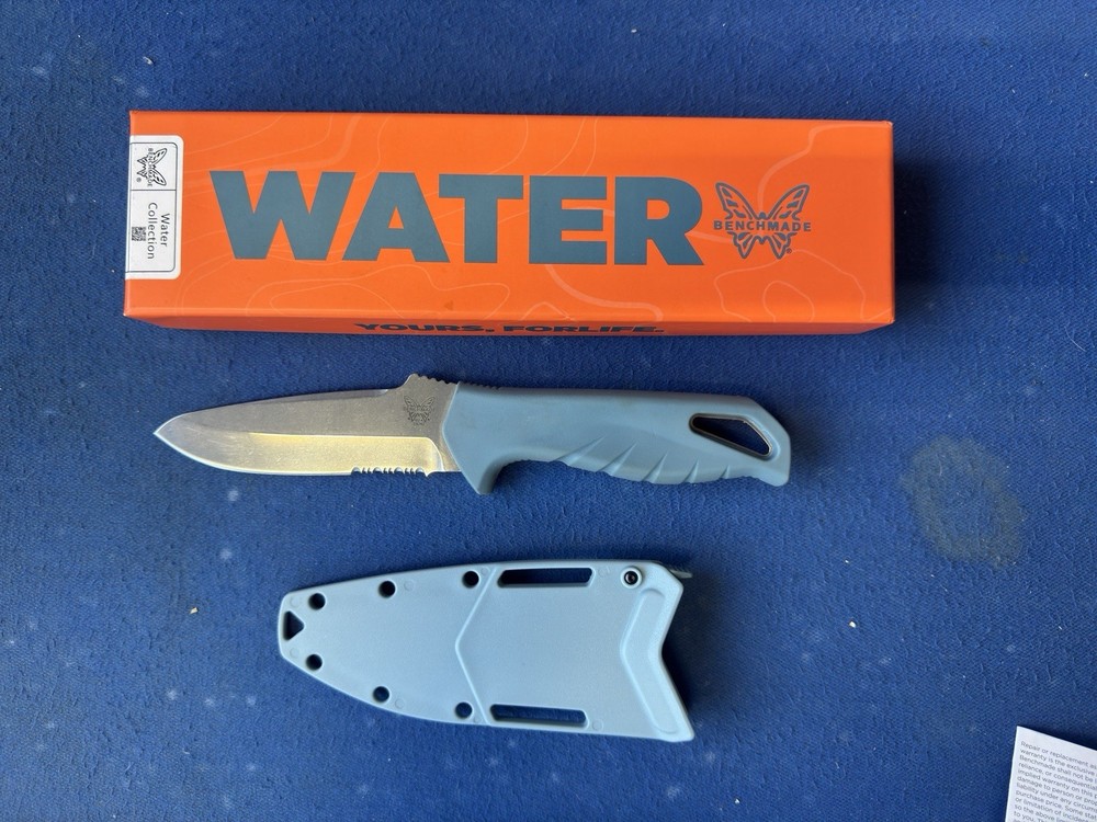 Benchmade Undercurrent Sheepsfoot Depth Blue Santoprene Handle 18040S