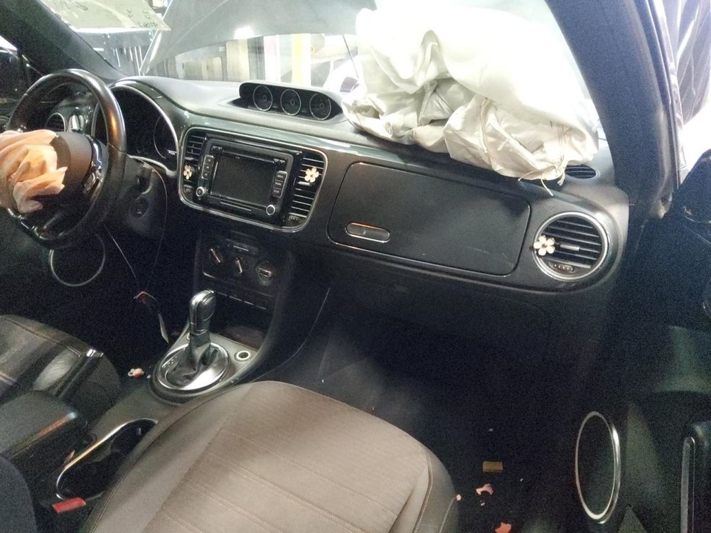 VW BEETLE 2013 Battery Tray 548237