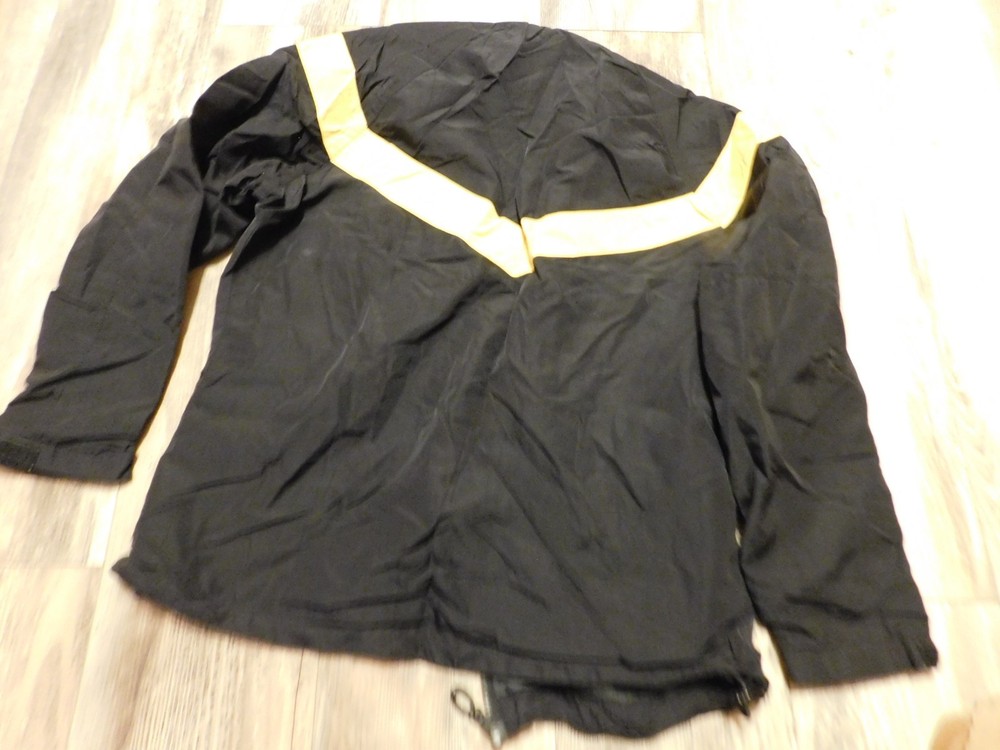 US ARMY APFU JACKET SIZE SMALL - REGULAR