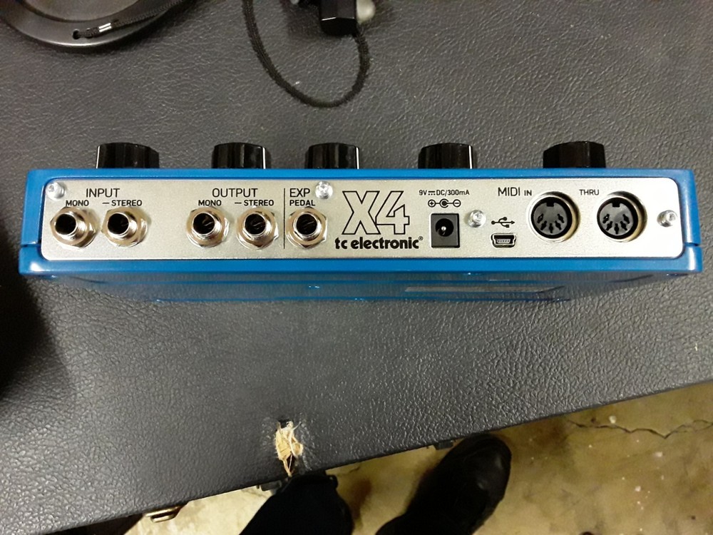TC Electronic Flashback X4 Looper Guitar Effect Pedal