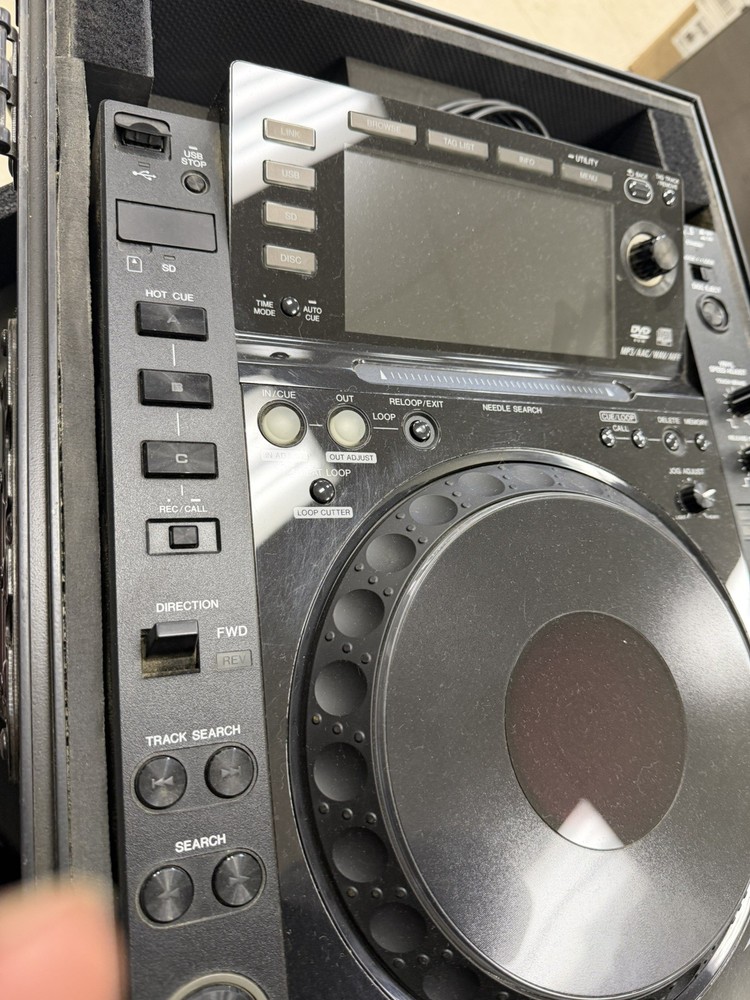 Pioneer CDJ-2000 DJ Turntable