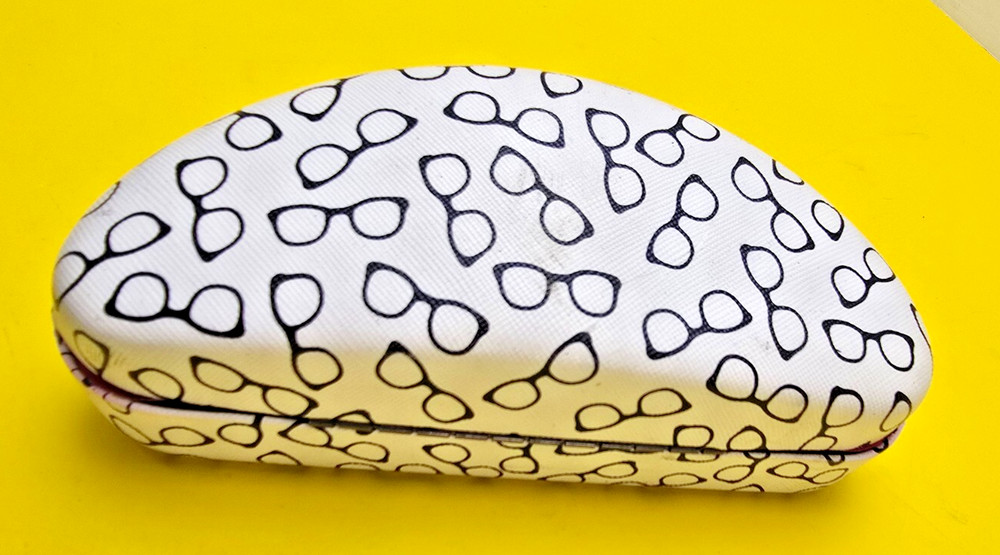 JESSICA MCCLINTOCK HARD EYEGLASS CASE