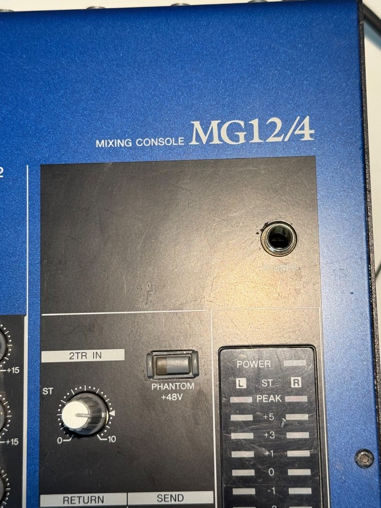 Yamaha MG 12/4 Analog Mixer