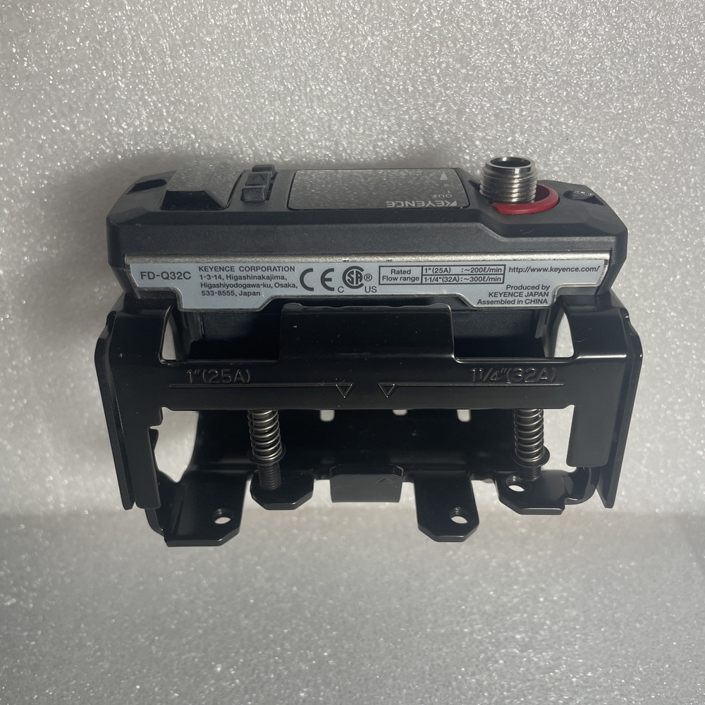 KEYENCE FD-Q32C FLOW SENSOR WITH MOUNTING BRACKET QTY AVAIL