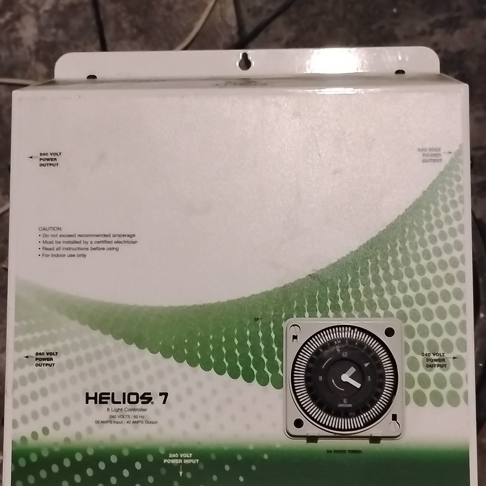 Titan Controls HELIOS 7 8-Light Controller for Hydroponics, 24 Hr Timer
