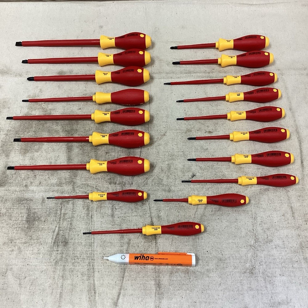 WIHA 32801 Master Tool Set Insulated 111Pcs Rolling Tool Case