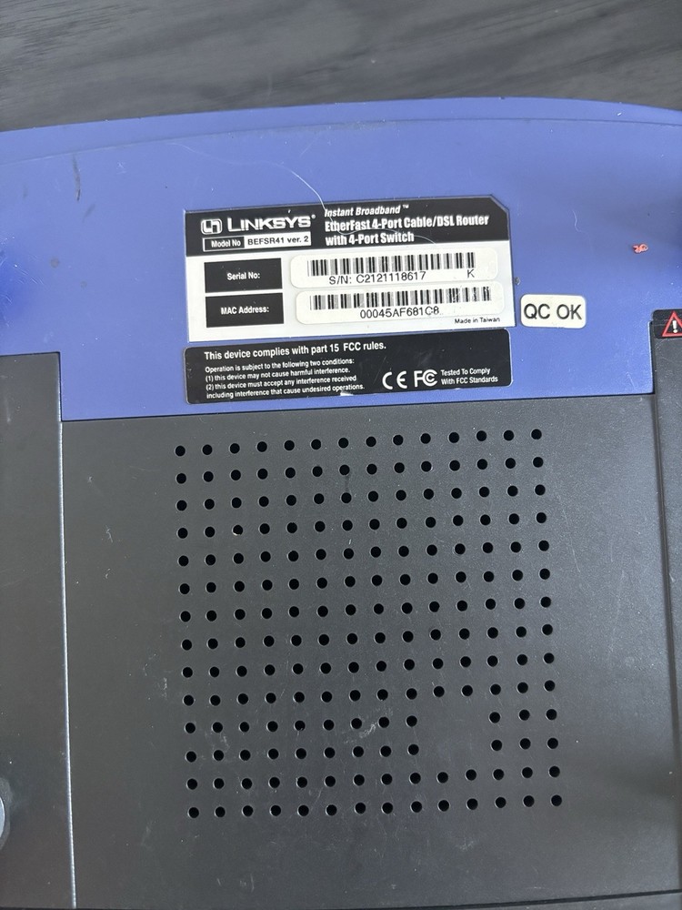 Linksys BEFSR41 EtherFast Cable/DSL Router 4-Port 10/100 Switch + Cables