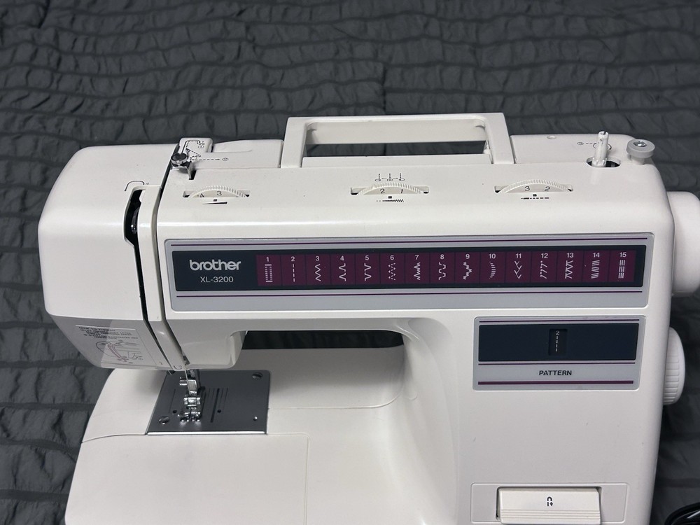 Brother XL 3200 Pattern Sewing Machine With Pedal Tested Working Good Clean