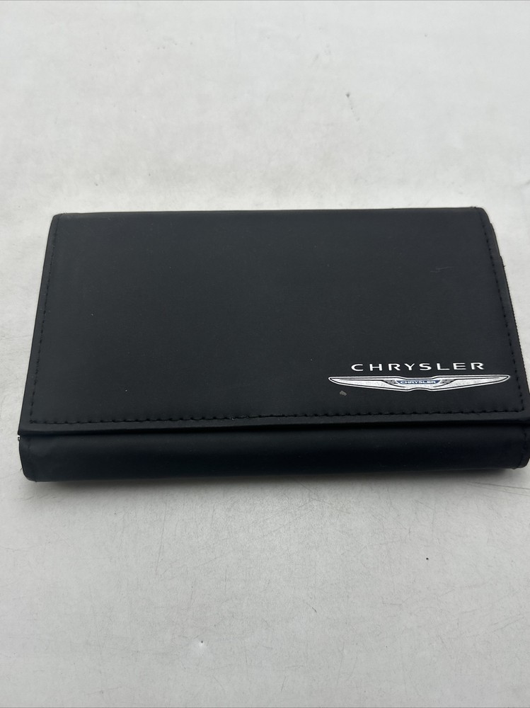 2016 Chrysler 200 user guide